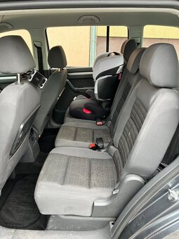 Volkswagen Touran - 3