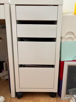 IKEA MICKE dětský psací stůl - 3