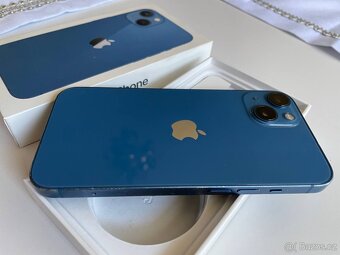 iPhone 13 modrá barva - 3