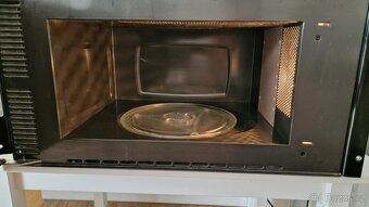 Mikrovlnná trouba IKEA HYUSKHOLLA, 750W - 3
