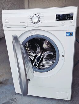 Úzká předem plněná pračku Elektrolux EWS1066SEU - 3
