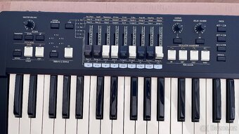 Hammond M-Solo - 3