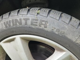 3 zimní pneu Vraník 215/55 R17 na dojetí, volat - 3