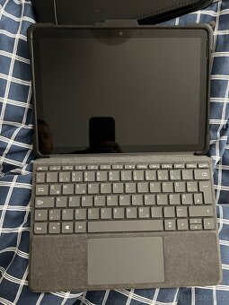 Microsoft Surface GO3 - 3