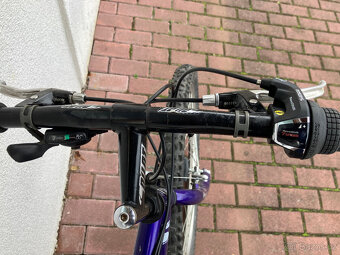 Horské kolo 3x7 převodů Shimano Alivio 26" - 3