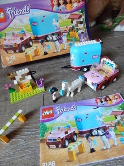 LEGO Friends 3186 Emmin přívěs pro koně - 3