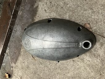 víko motoru na čz 150 - 3