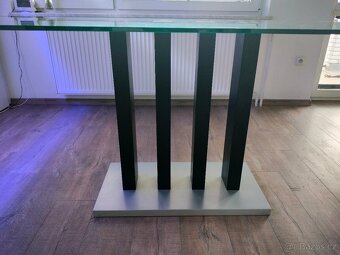 Skleněný jídelní stůl - 3