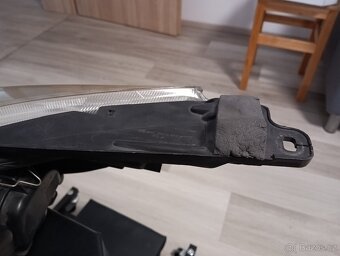 Světlo Ford C-Max II - 3