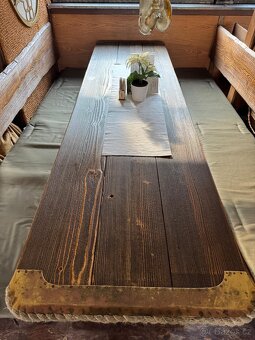 Masivní stoly s lavicemi - 3