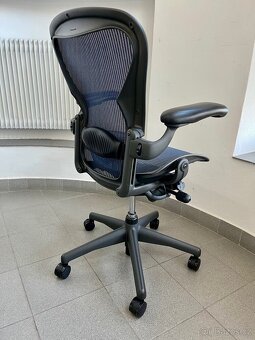 kancelářská židle Herman Miller Aeron - 3