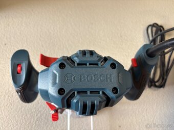 Bosch GOF 130 - 3