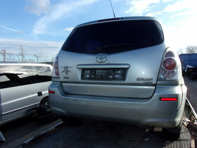 Toyota Corolla Verso - 3