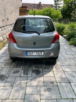 Yaris - 3