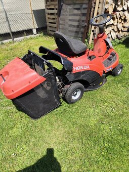 Zahradní traktůrek Rider Honda - 3