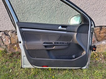 Volkswagen golf 5 dveře - 3