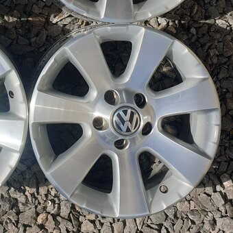 Zimní pneumatiky 7mm Pirelli 205/50 R17 A026 - 3