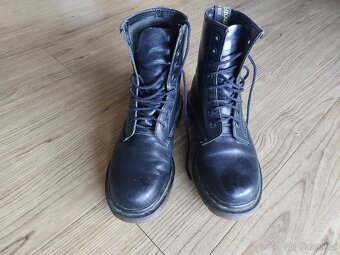 Dr. MARTENS - 3