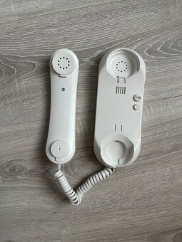 Tesla 4FP 211 22.201 Domácí telefon ESO s elektronickým vyzv - 3