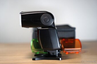 Blesk Nikon SB-700 - 3