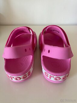 Růžové sandály Crocs vel. J3 - 3