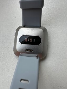 Fitbit versa chytré hodinky top stav - 3