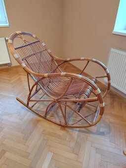 HOUPACÍ PROUTĚNÉ KŘESLO - 3