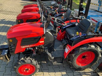 TRAKTOR MALÝ 254 - 3