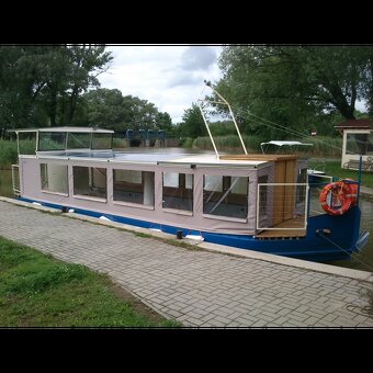 Výletná motorová osobná loď - 3