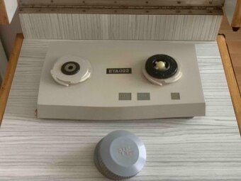 Kuchyňský robot ve skříňce - 3