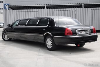 LINCOLN TOWN CAR LIMOUSINE - 3