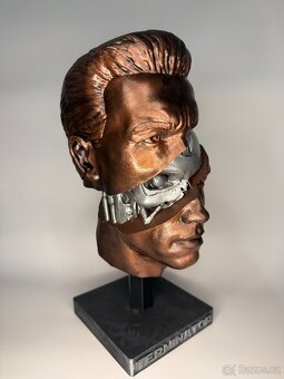 Terminátor Arnold Schwarzenegger 30cm - 3