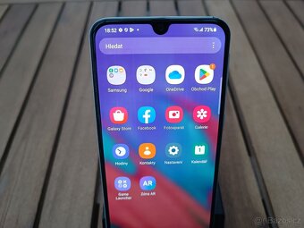 Samsung Galaxy A40 4GB RAM, 64GB Uložiště vypálený display - 3