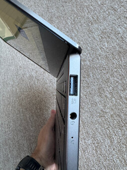 Lenovo ideaPad 720S-13IKB, i7-8550U, 8GB RAM, 512 GB SSD - 3