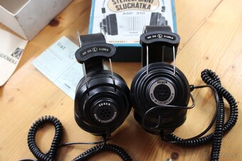 POZOR 2 X TESLA ARF 310 - SLUCHÁTKA - 3