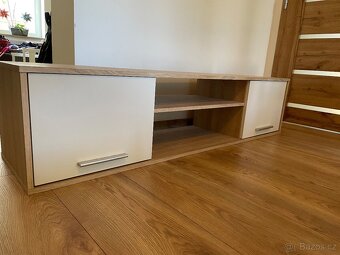 Televizní stolek - 3
