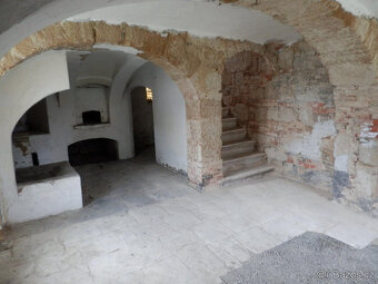 Zajímavé nemovitosti. - 3