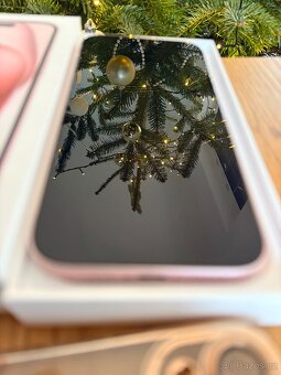 Apple iPhone 15 pink 128GB, v záruce do 8/2027 - 3