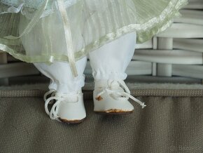 Porcelánová panenka - malá, světle zelená - 3