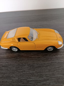 Burago Ferrari 275 GTB 4 - 3