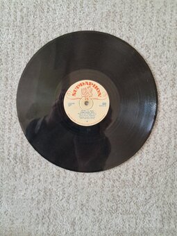 Starý zásobník na gramofonové desky 75 ot, plus deska - 3