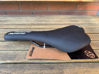 Sedlo Reverse nové - 3