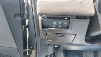 Prodám havarovanou Mazda 6, nafta 135kw, r.v. 2019 - 3