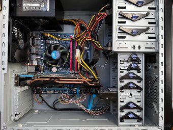 kancelářský stolní počítač - 3