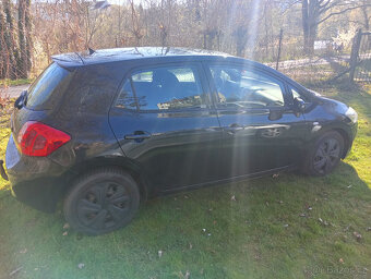 Toyota Auris 1.6 benzín 2008 - 3
