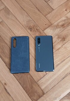 Huawei p30 6/128GB dual sim šedá + černý  kryt použitý - 3