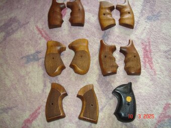 Prodám krásné, nové, dřevěné střenky na revolver Kora - 3