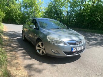 Opel Astra 2011 - 3