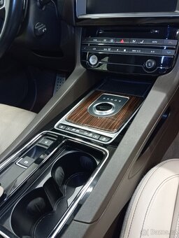 Jaguár F-Pace 2.0 132kW, NM, Automat, 2. Majitel - 3