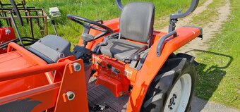 Malotraktor Kubota GL 241 s čelním nakladačem - 3